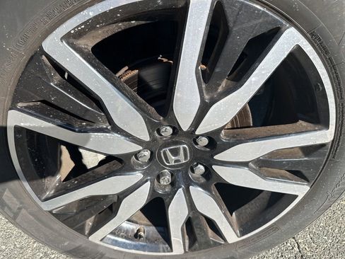 Used 2021 Honda Pilot Touring image 19