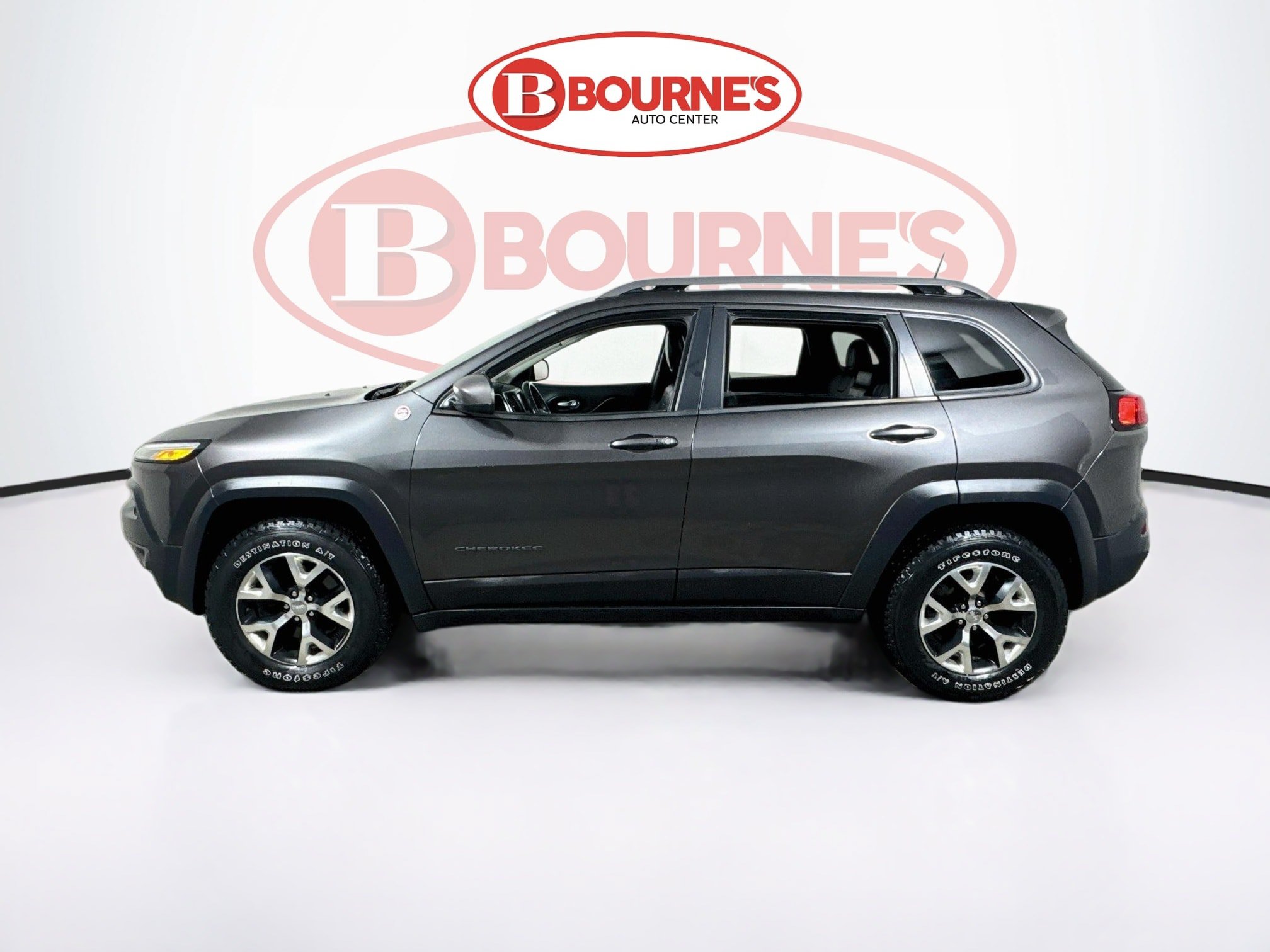 Used 2016 Jeep Cherokee Trailhawk w/ Comfort/Convenience Group AWD/4WD image 8