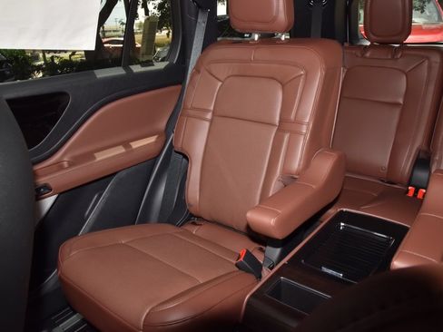 New 2026 Lincoln Aviator Reserve AWD/4WD image 21