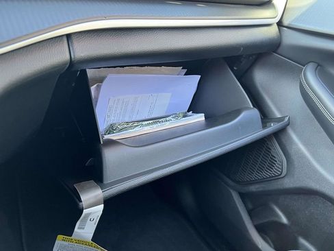 Used 2025 Jeep Grand Cherokee Laredo X image 36