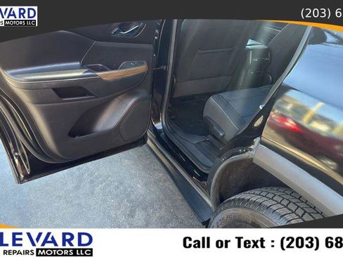 Used 2021 GMC Acadia SLE w/ Driver Convenience Package image 28