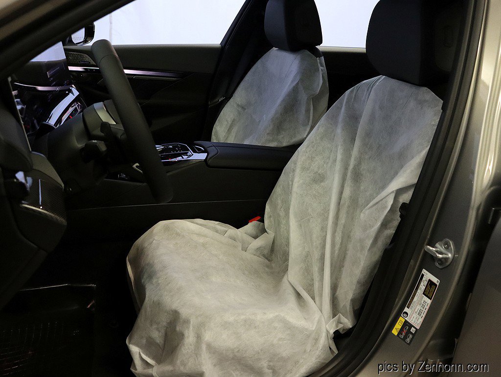 Used 2026 BMW 550e xDrive AWD/4WD image 12