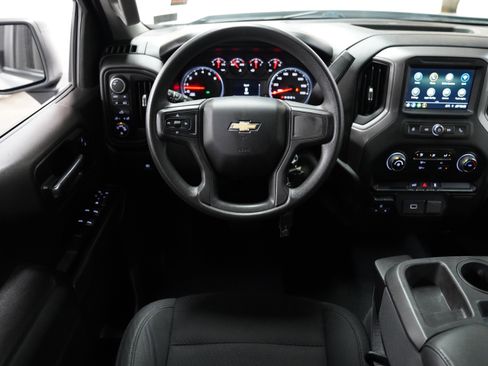 Used 2019 Chevrolet Silverado 1500 Custom w/ Custom Value Package image 12