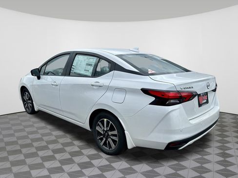 Used 2025 Nissan Versa SV w/ Trunk Package image 17