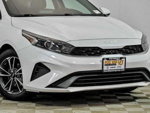 Used 2023 Kia Forte LXS image 2