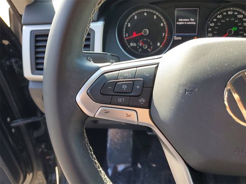 Used 2021 Volkswagen Atlas SE w/ Towing Package image 30