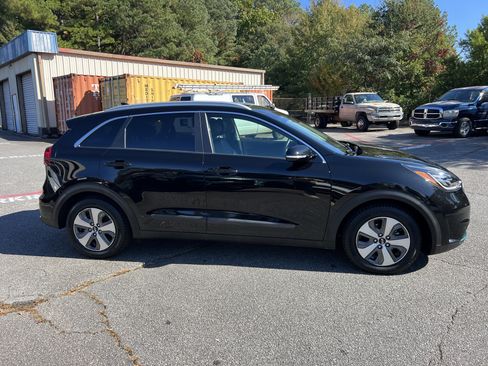 Used 2019 Kia Niro EX Premium w/ Sunroof Package image 8
