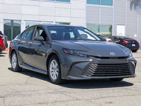 Used 2025 Toyota Camry LE FWD image 2