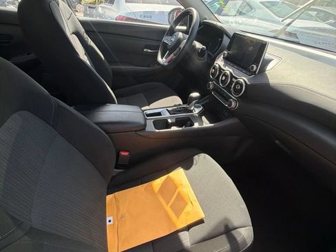 Used 2025 Nissan Sentra SV FWD image 8