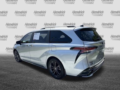Certified 2025 Toyota Sienna XSE w/ XSE Plus Package image 8