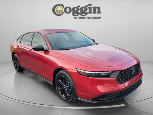 Used 2025 Honda Accord SE image 6