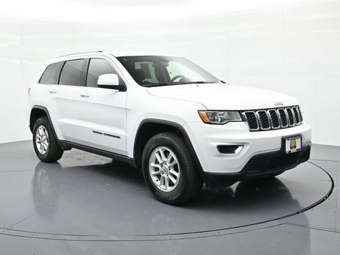Used 2020 Jeep Grand Cherokee Laredo AWD/4WD image 4