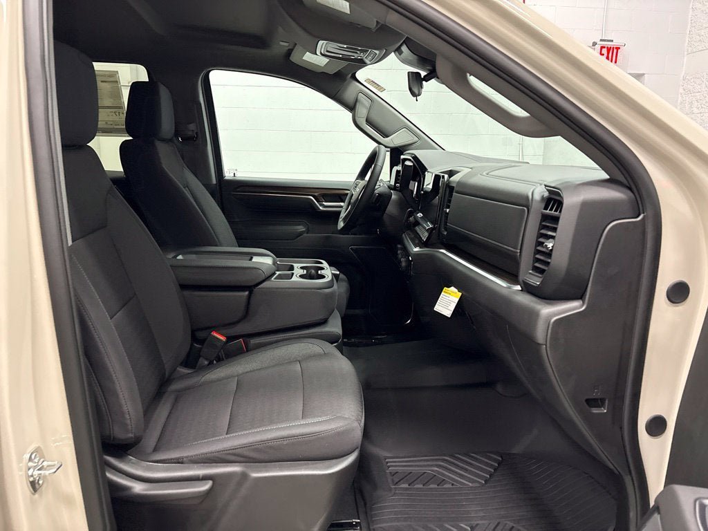 New 2026 Chevrolet Silverado 1500 RST AWD/4WD image 39