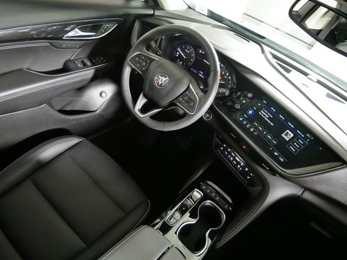 Used 2023 Buick Envision Essence image 9