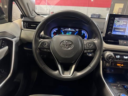 Certified 2020 Toyota RAV4 Limited AWD/4WD image 9