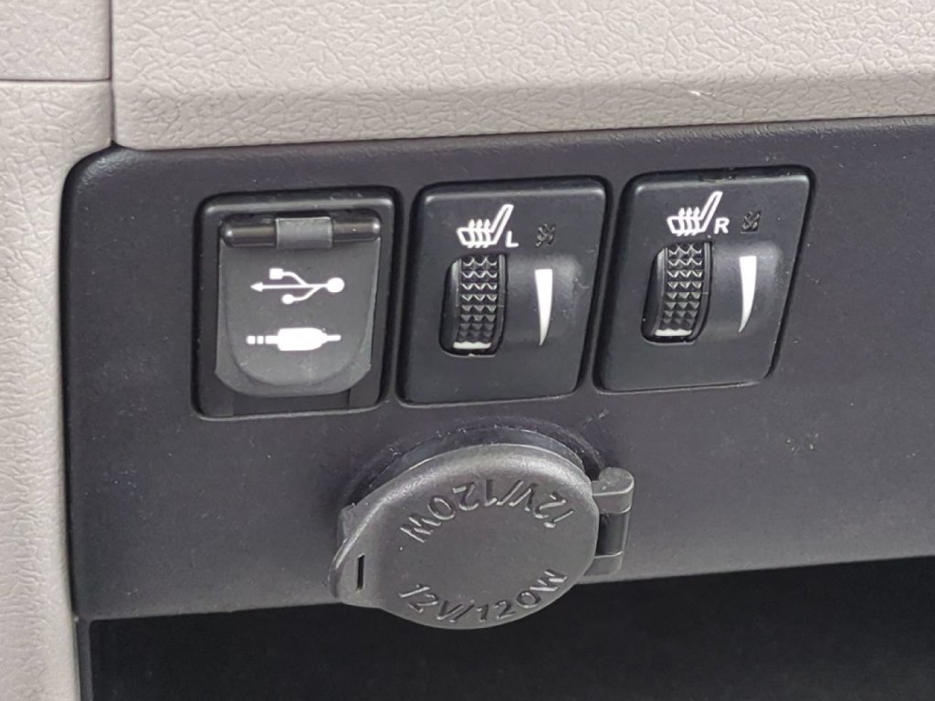 Used 2017 Toyota Sienna XLE w/ XLE Navigation Package AWD/4WD image 28
