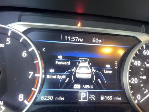 Used 2024 Nissan Sentra SV FWD image 8
