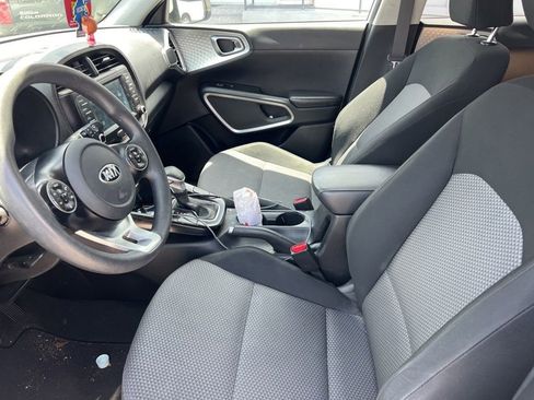 Used 2021 Kia Soul LX FWD image 6