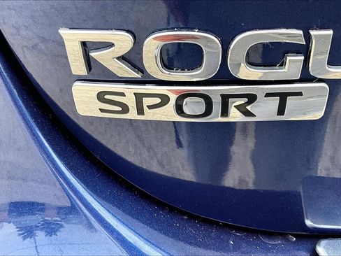 Used 2022 Nissan Rogue Sport SL w/ Premium Package image 8