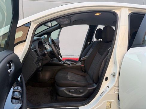 Used 2018 Nissan Leaf SV w/ SV Technology Package image 11