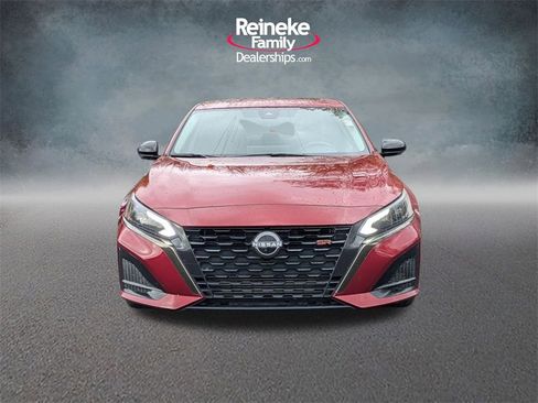 Used 2023 Nissan Altima 2.0 SR image 2