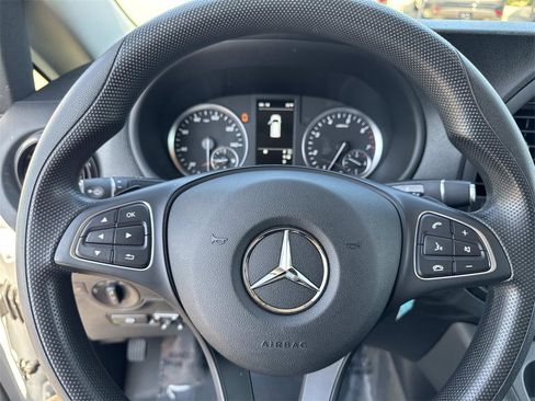 Used 2023 Mercedes-Benz Metris image 22