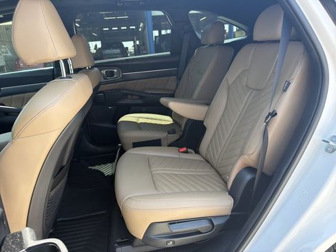 Used 2026 Kia Sorento SX Prestige w/ Olive Brown Leather Package AWD/4WD image 19