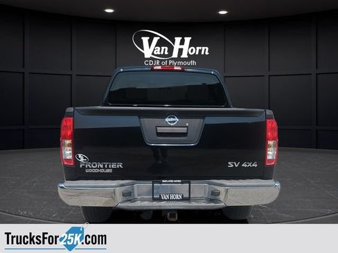 Used 2013 Nissan Frontier SV AWD/4WD image 8