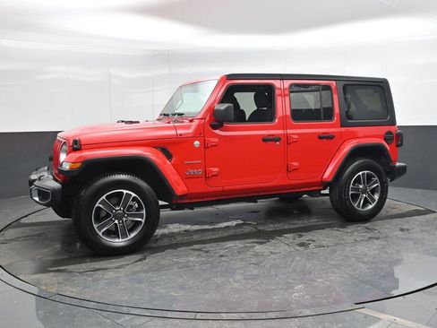 Used 2023 Jeep Wrangler Sahara image 8