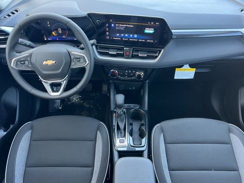 New 2026 Chevrolet TrailBlazer LT w/ LT Cold Weather Package FWD image 10