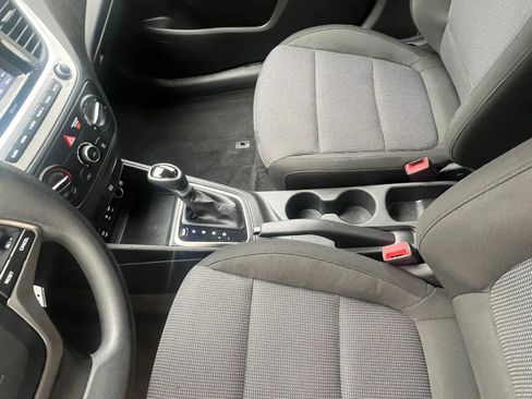 Used 2022 Hyundai Accent SE FWD image 25
