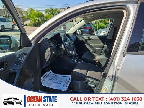 Used 2018 Volkswagen Tiguan Limited w/ Premium Package AWD/4WD image 10