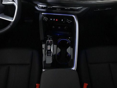 Used 2025 Audi Q5 Premium AWD/4WD image 14