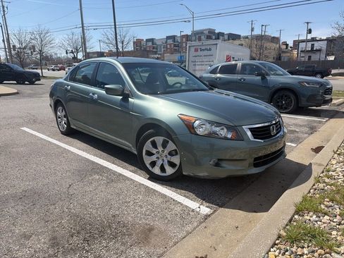Used 2010 Honda Accord EX-L image 2