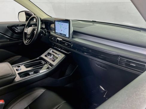 Used 2023 Lincoln Aviator AWD w/ Premium Package image 30