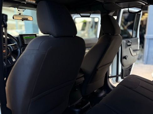 Used 2016 Jeep Wrangler Unlimited Sport w/ Connectivity Group image 26