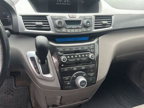 Used 2012 Honda Odyssey Touring Elite image 15