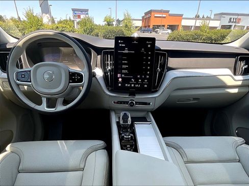 New 2026 Volvo XC60 B5 Ultra w/ Climate Package PRO AWD/4WD image 6