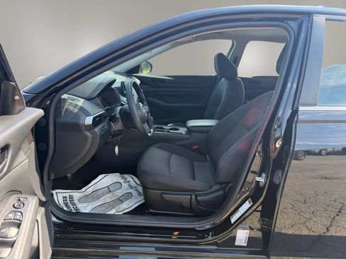 Used 2024 Nissan Altima 2.5 S FWD image 24
