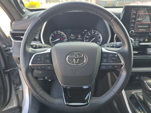 Used 2021 Toyota Highlander XSE FWD image 26
