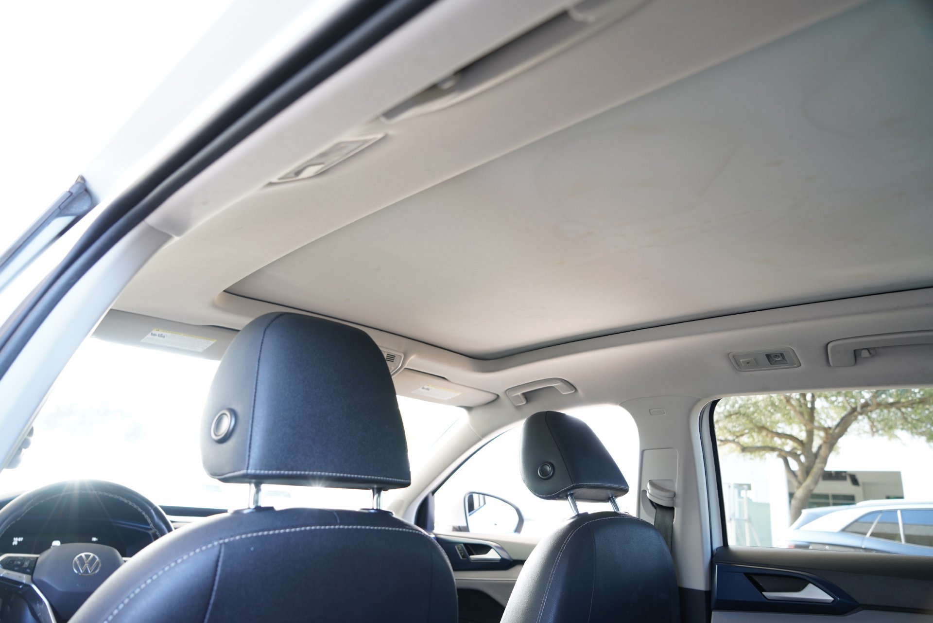 Certified 2024 Volkswagen Taos SE FWD image 28