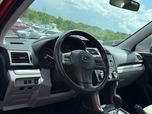 Used 2014 Subaru Forester 2.5i AWD/4WD image 2
