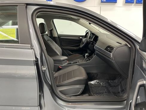 Certified 2023 Volkswagen Jetta SE FWD image 11