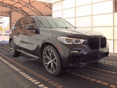 Used 2019 BMW X5 xDrive50i w/ M Sport Package AWD/4WD image 4