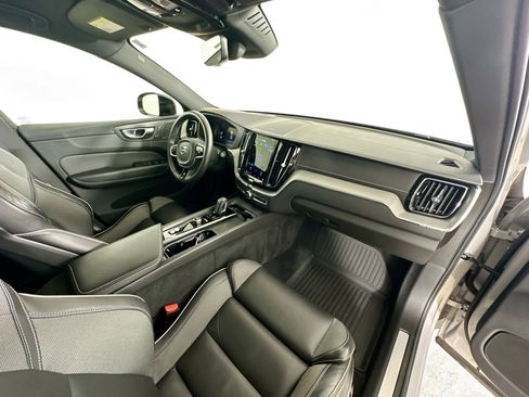 Used 2022 Volvo XC60 T8 R-Design w/ Advanced Package image 39