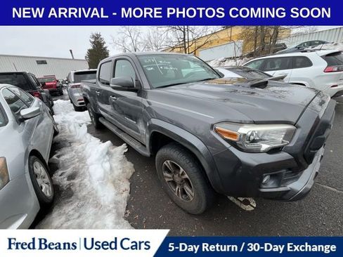 Used 2016 Toyota Tacoma TRD Sport w/ Towing Package image 1