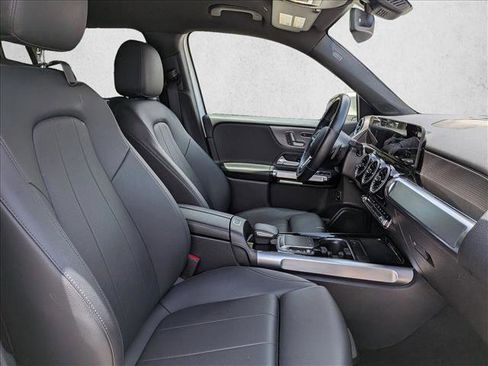 Used 2023 Mercedes-Benz GLB 250 image 20