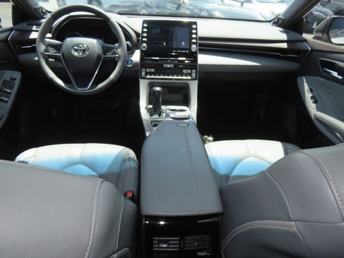 Used 2022 Toyota Avalon Limited w/ Advanced Safety Package FWD image 21