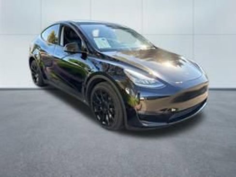 Used 2020 Tesla Model Y Long Range AWD/4WD image 3