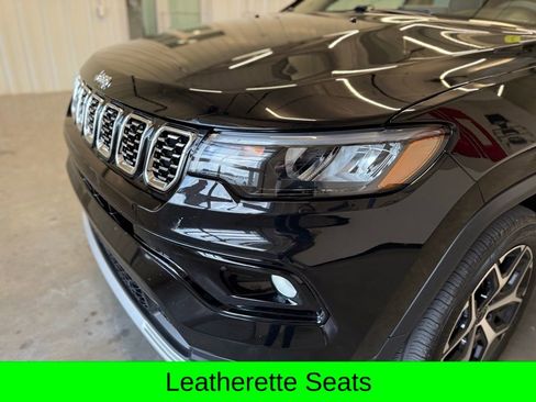 Used 2025 Jeep Compass Limited AWD/4WD image 10